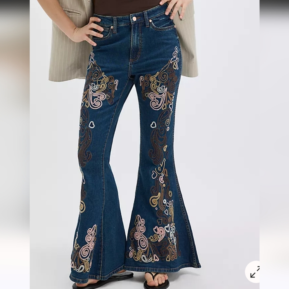 Wrangler + Lainey Wilson  Wild Flower Embroidered Jeans